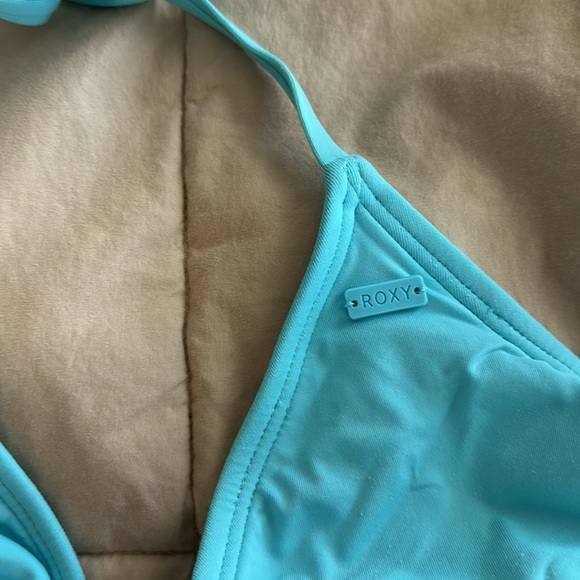 Gorgeous Roxy Blue Bikini Set - Picture 3 of 7